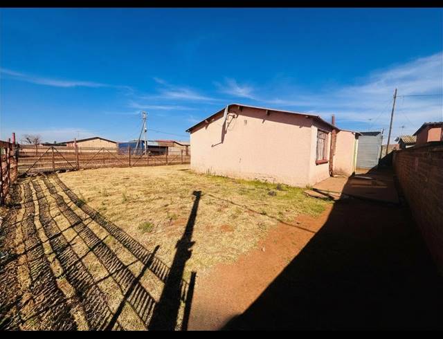 2 BEDROOM HOUSE FOR SALE IN SEBOKENG ZONE 12
